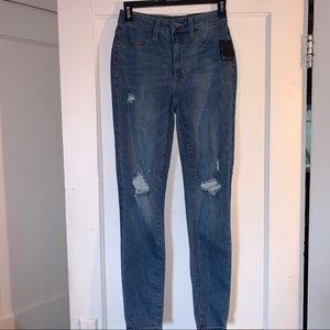 NWT Fashion Nova mid rise Jeans